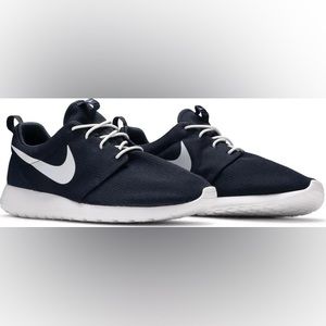 NIB Nike Men’s Roshe One in Obsidian/White